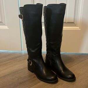 NEW Never worn - black boots - quilt design on back size 6 1/2 - no brand